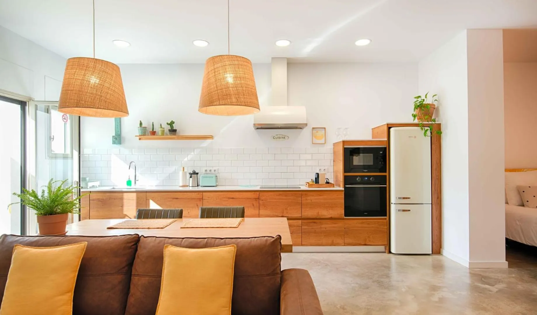 Appartement Loft Con Piscina Climatizada De Agua Salada Y Parking En El Centro De Figueres à Figueras 0*,  Espagne