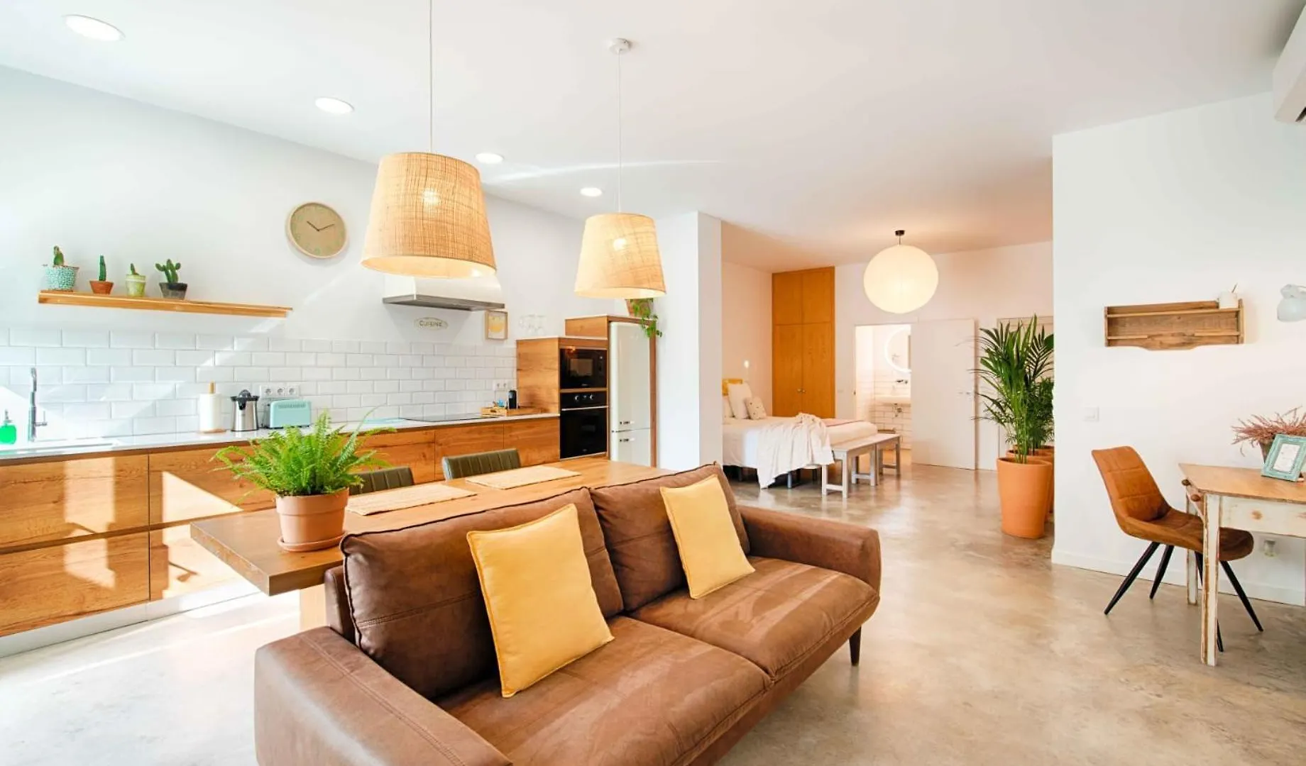 Appartement Loft Con Piscina Climatizada De Agua Salada Y Parking En El Centro De Figueres à Figueras Espagne