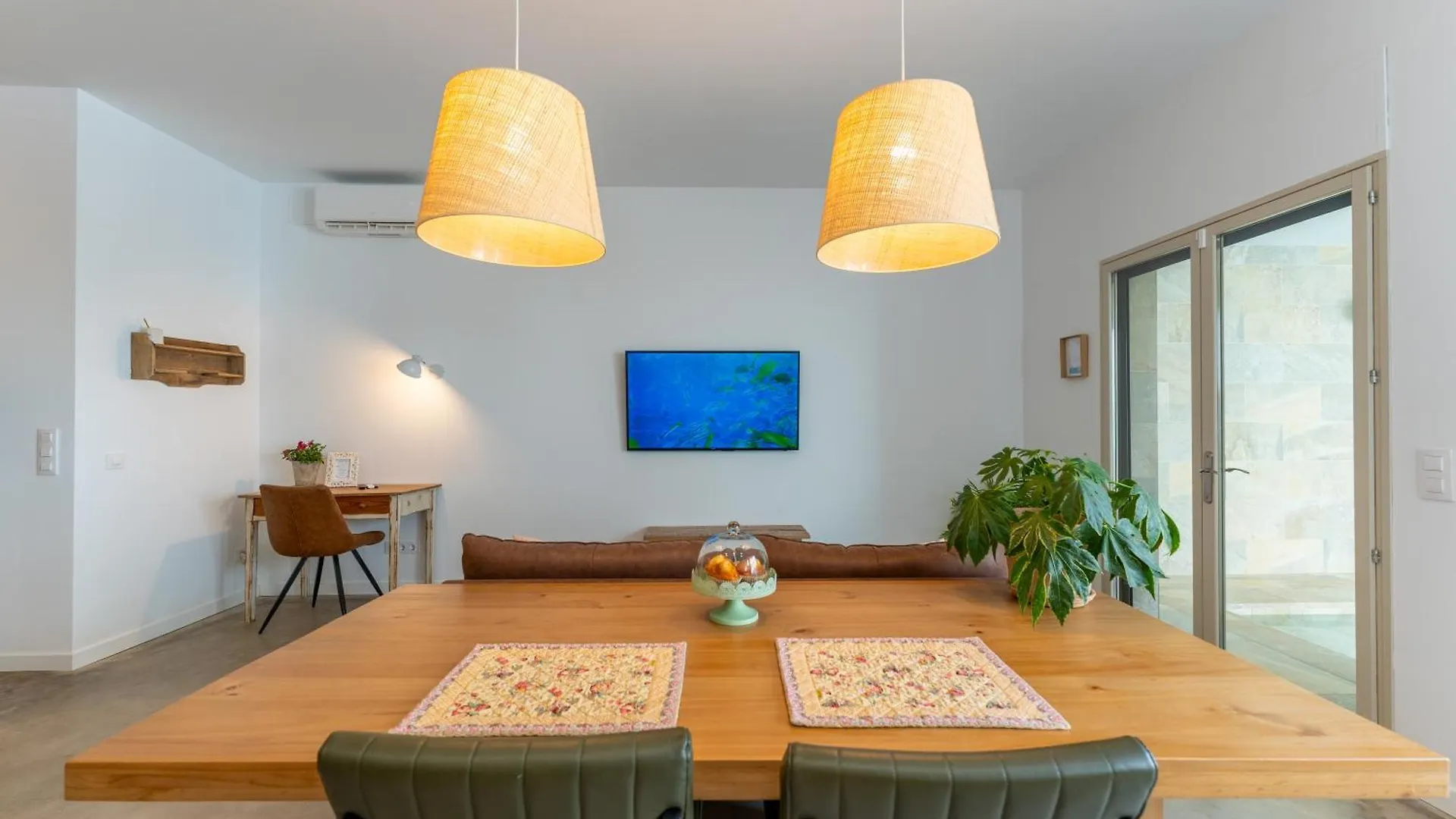 Loft Con Piscina Climatizada De Agua Salada Y Parking En El Centro De Figueres Appartement Figueres