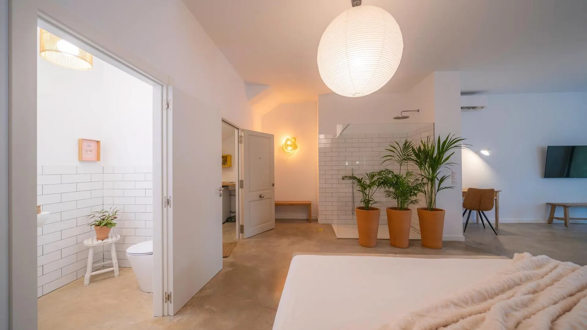 Loft Con Piscina Climatizada De Agua Salada Y Parking En El Centro De Figueres Appartement Figueres  0*, Figueres (Girona)