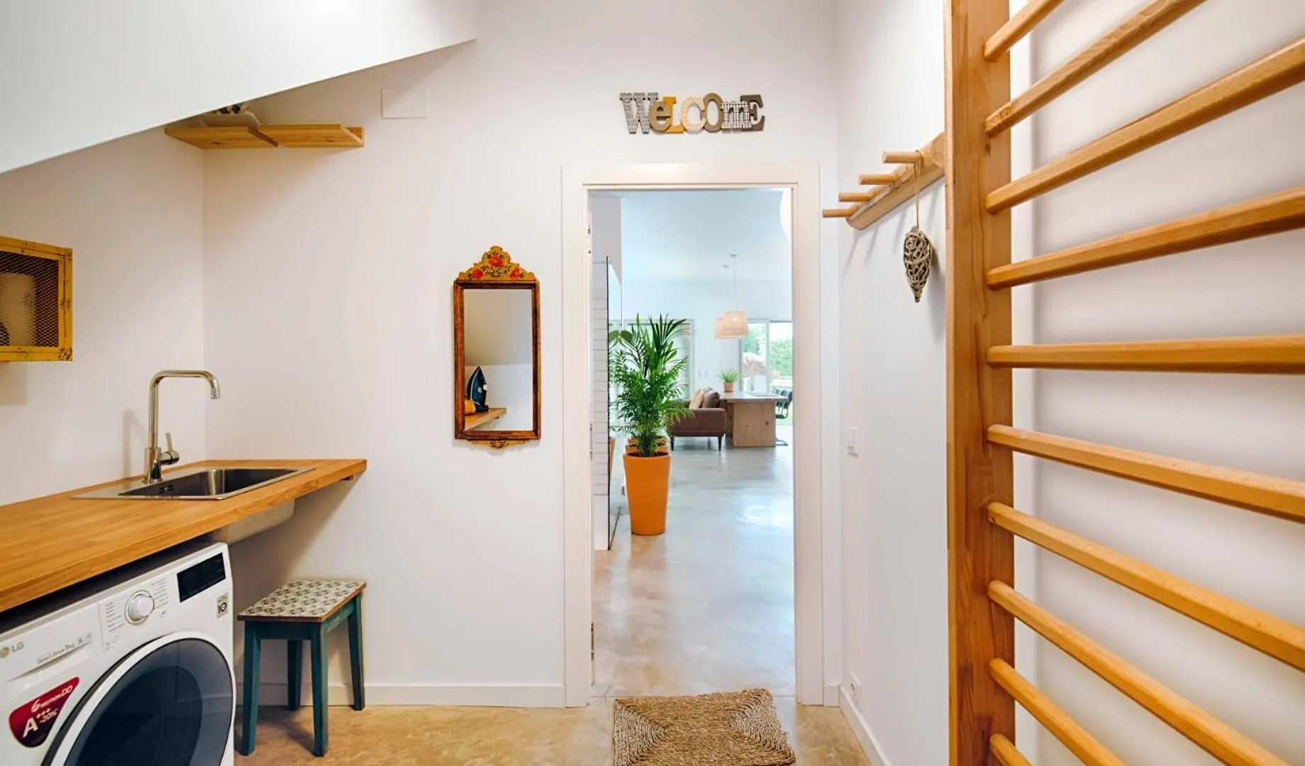 Loft Con Piscina Climatizada De Agua Salada Y Parking En El Centro De Figueres Appartement Figueres